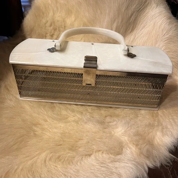 MW Vintage Lucite And Metal Handbag - Picture 9 of 9